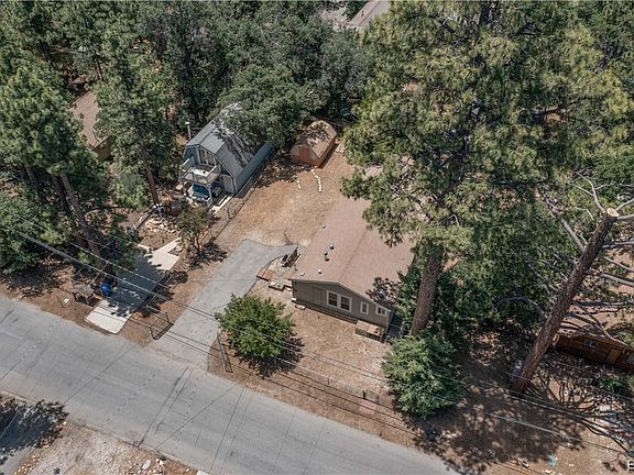 4th image of 462 San Bernardino Ave