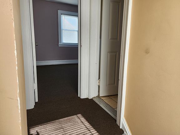 5th image of 161 Willets Ave
