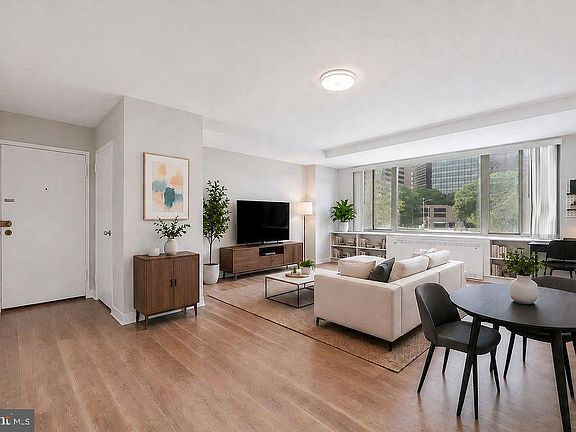 3rd image of 1111 Arlington Blvd APT 319