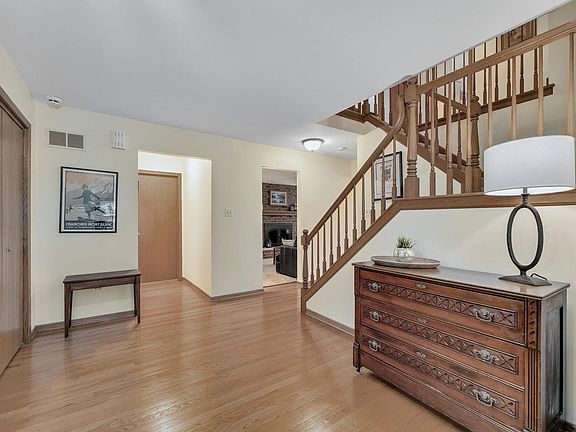 3rd image of 804 S Kensington Ave
