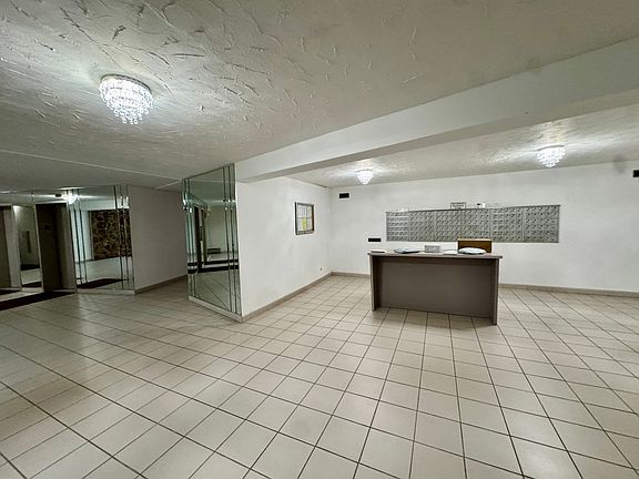 5th image of 18 E Old Willow Rd APT 522N