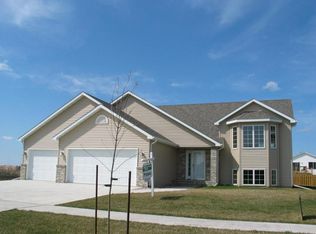 962 49th Ave S, Grand Forks, ND 58201