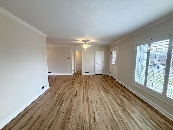 5th image of 2639 S Melbourne St