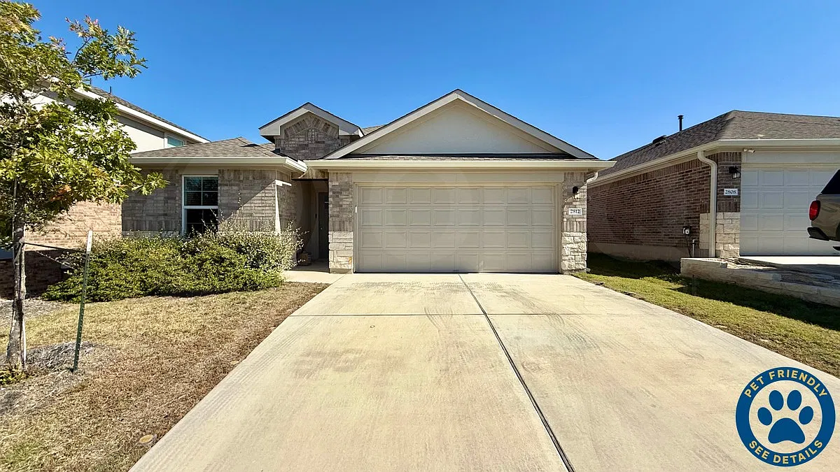 4 bed, 2.0 bath, 1765 sqft, $2,100 — Photo 1