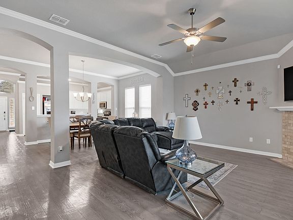 4th image of 3129 Gilchrist Dr