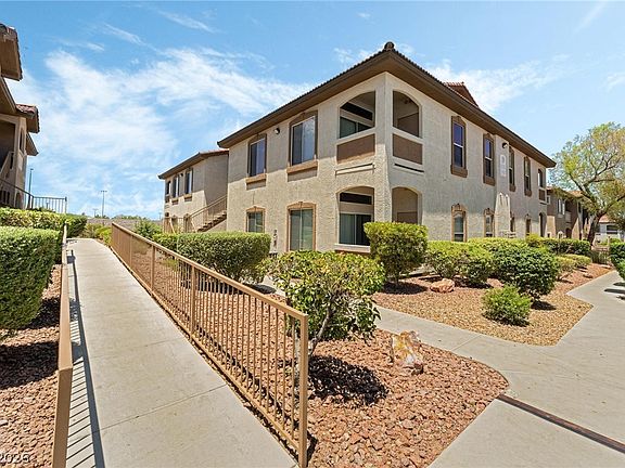 3rd image of 2305 W Horizon Ridge Pkwy APT 1922