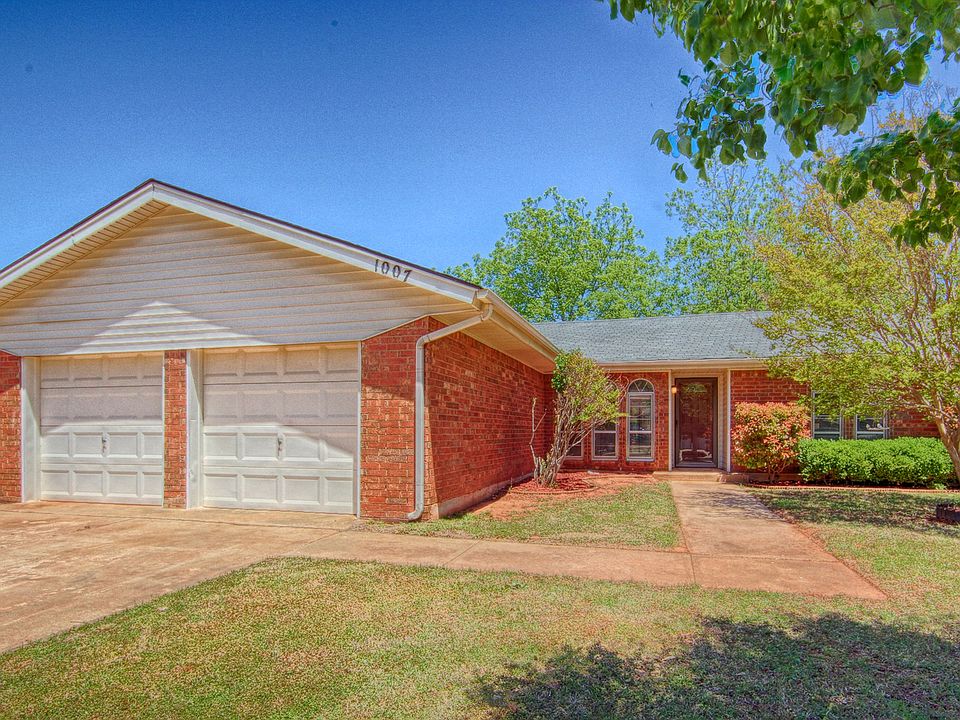 1st image of 1007 Cambridge Dr
