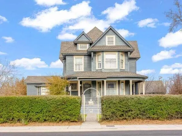 305 W 1st St, Prineville, OR 97754