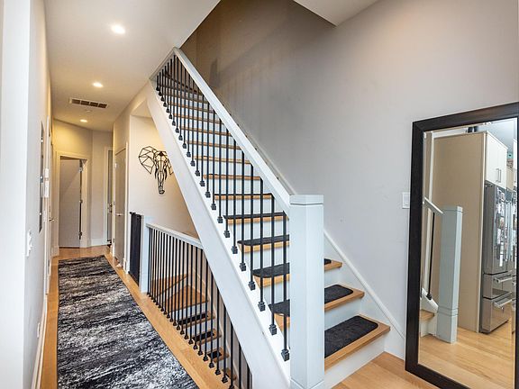 5th image of 3049 N Clybourn Ave #3F