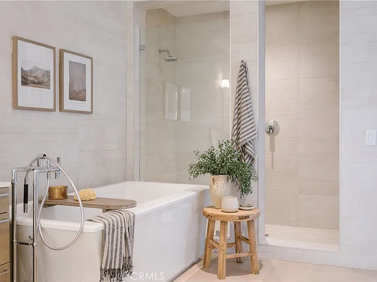 2230 Newport Blvd #301 — Photo 14