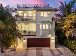 108 11th St S, Bradenton Beach, FL 34217