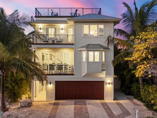 108 11th St S, Bradenton Beach, FL 34217