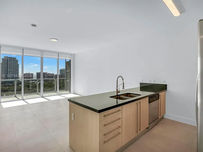 79 SW 12th St #2302 — Photo 16