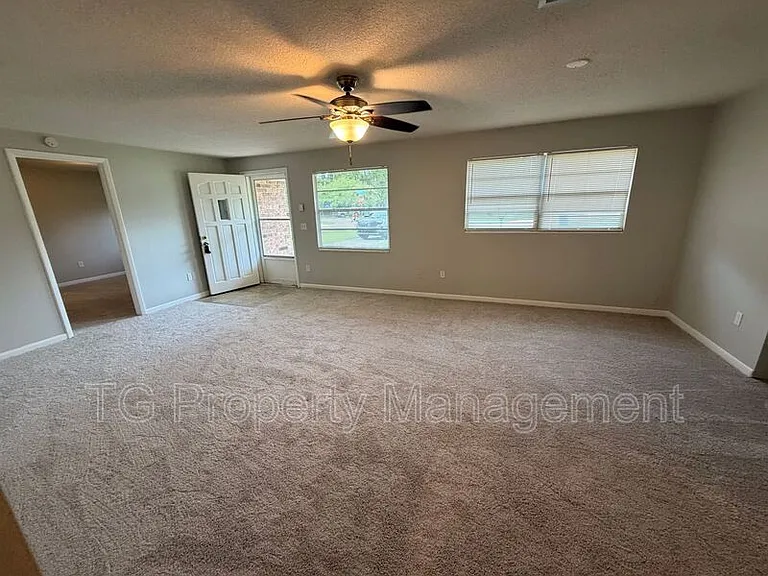 11032 Bluehill Dr — Photo 3