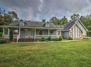 598 Grassland Rd, Crossville, TN 38572