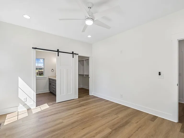 112 Rogers Ave — Photo 7