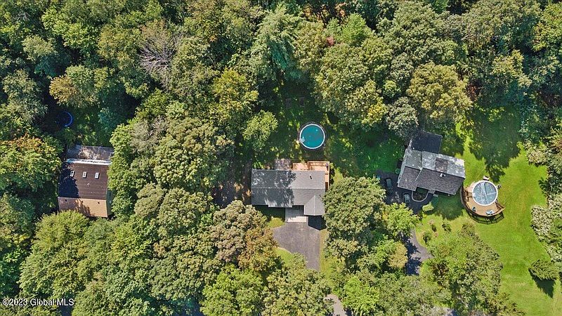 3rd image of 20 Chaundry Lane