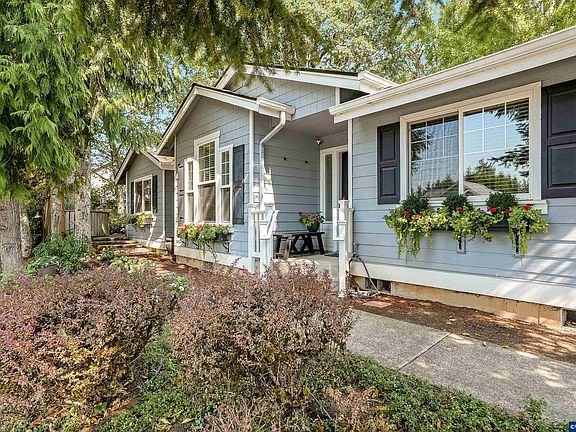 4th image of 3001 Maplewood Ct
