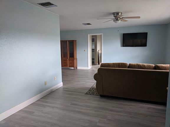 4th image of 661 Claremont Ave