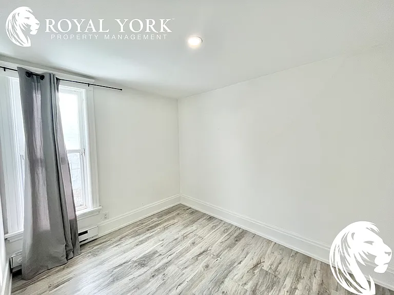 35 Concession St — Photo 12