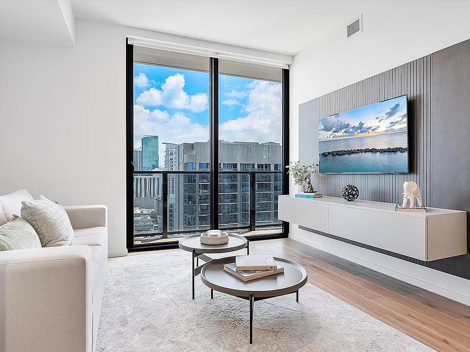1st image of 340 Biscayne Blvd #Id1232271p