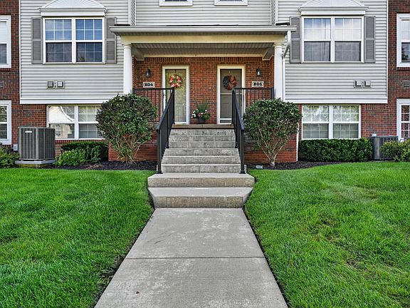 3rd image of 804 Eagle Dr