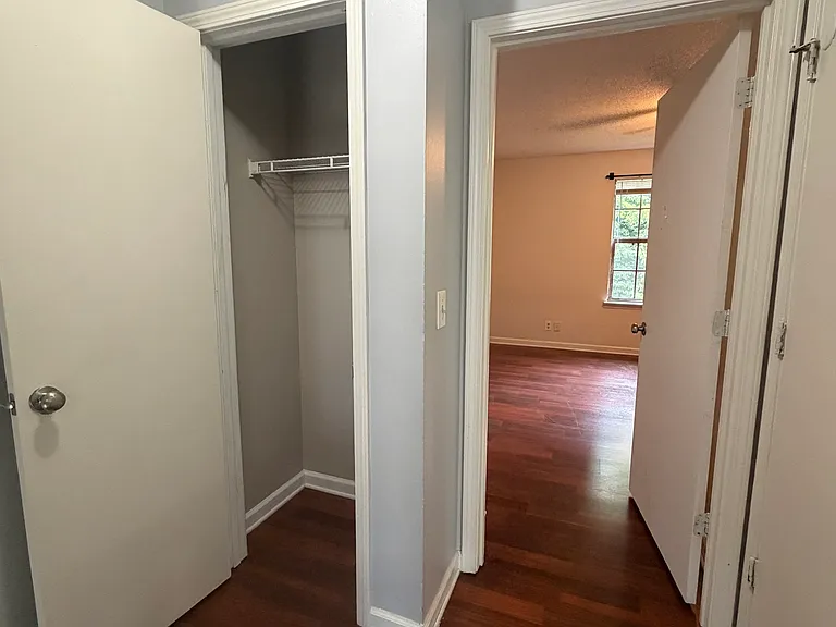 105 Hickory Trce #3 — Photo 6