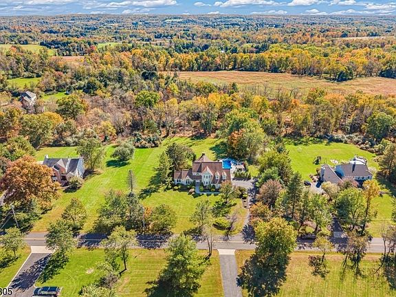 5th image of 24 Lehigh Rd