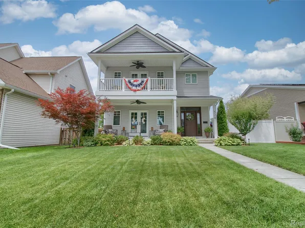 526 Plum St, Wyandotte, MI 48192