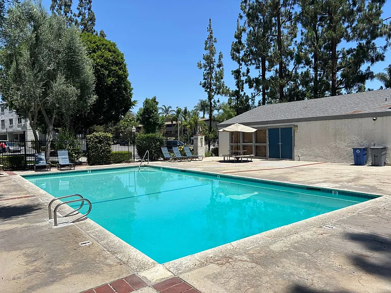 1819 Brea Blvd — Photo 23