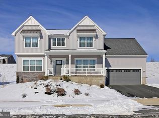 216 Copper Ridge Dr, Newmanstown, PA 17073