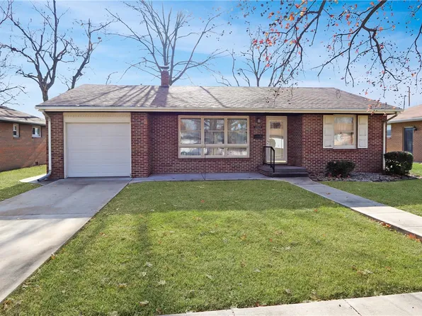 2809 Oak Ave, Mattoon, IL 61938