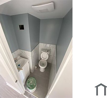 2nd image of 4124 Greeby St
