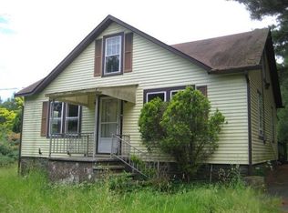 209 Twin Lakes Rd, Shohola, PA 18458