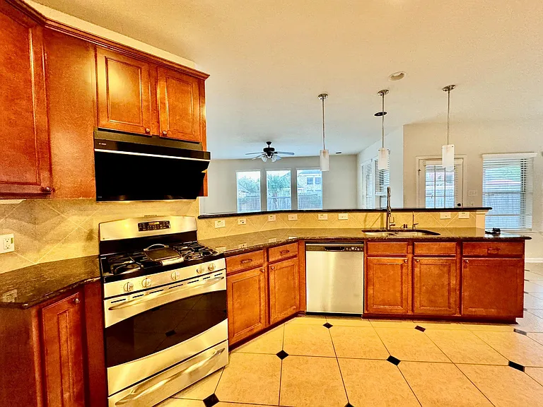 26123 Ginger Gables Ln — Photo 8