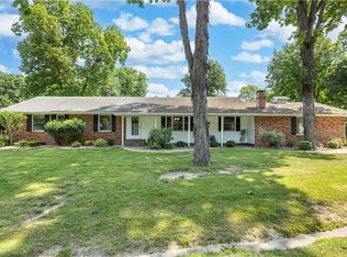 1505 Hickory Hill Dr, Effingham, IL
