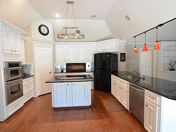 4th image of 5803 Redwood River Dr