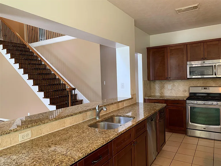 20703 Riviere Ln — Photo 17