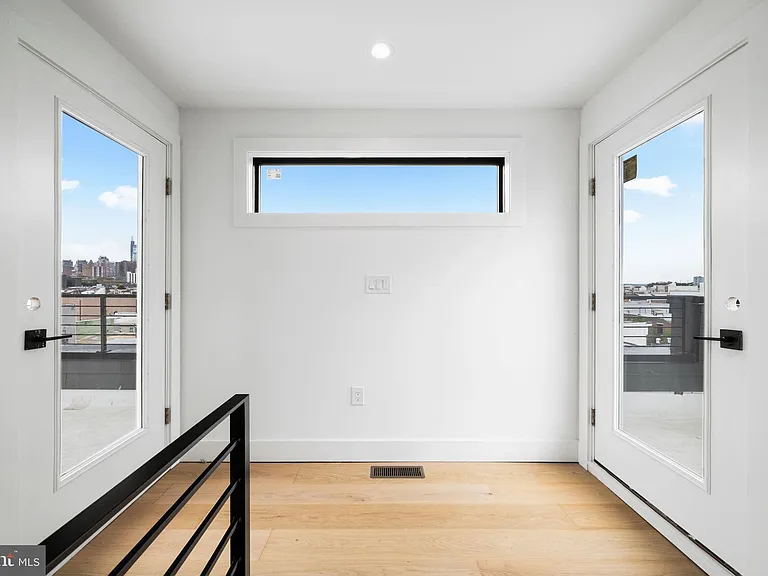 706 Latona St #J — Photo 27