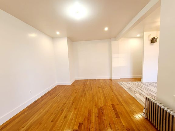 2nd image of 1 E 213th St #4A