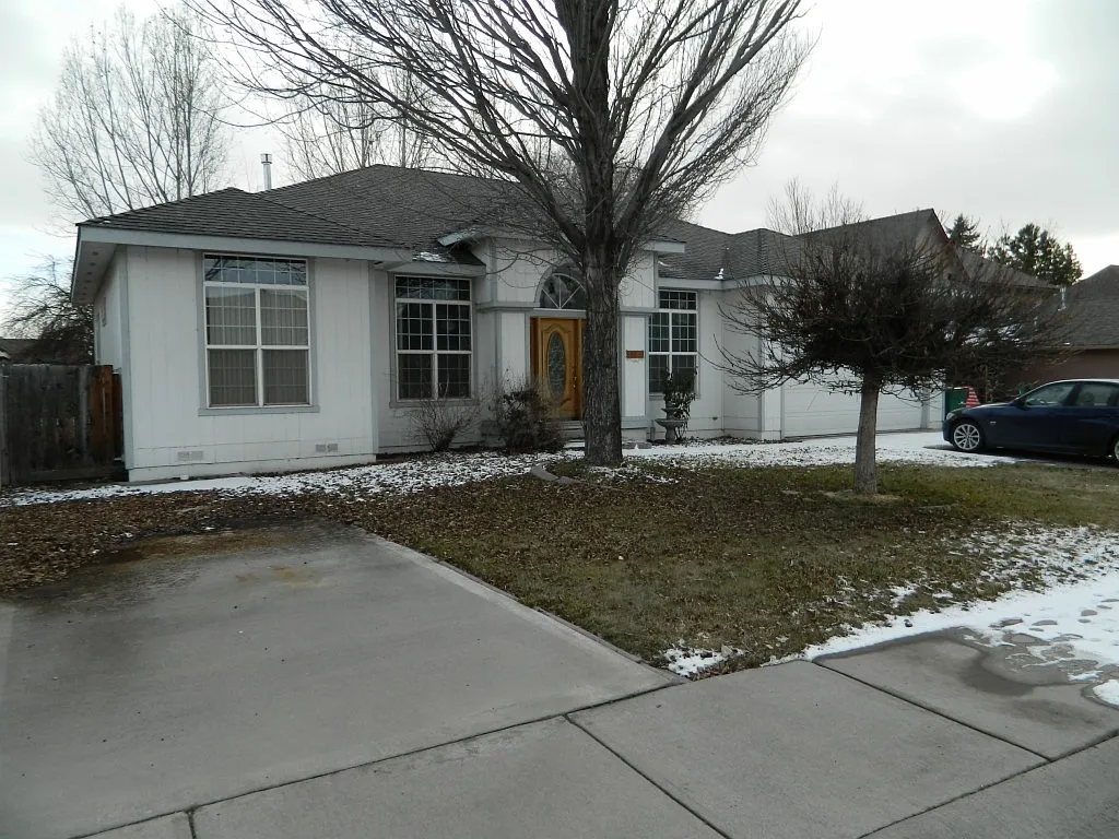 5122 Villa Dr photo 1