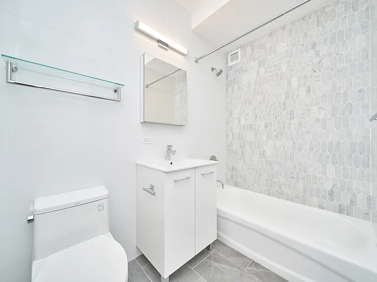 160 Riverside Blvd #25A — Photo 22