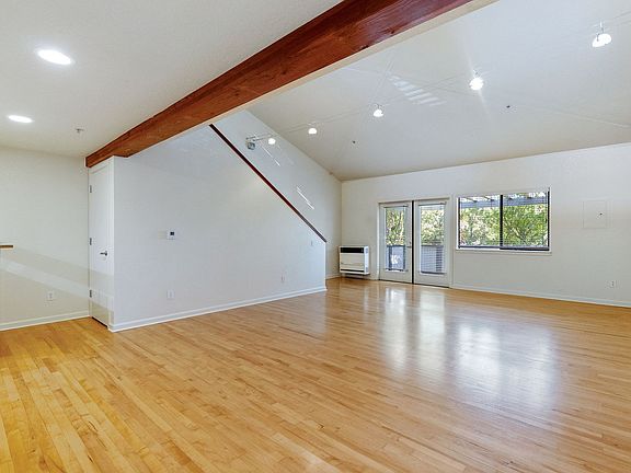 5th image of 2074-2078 Parker St #205