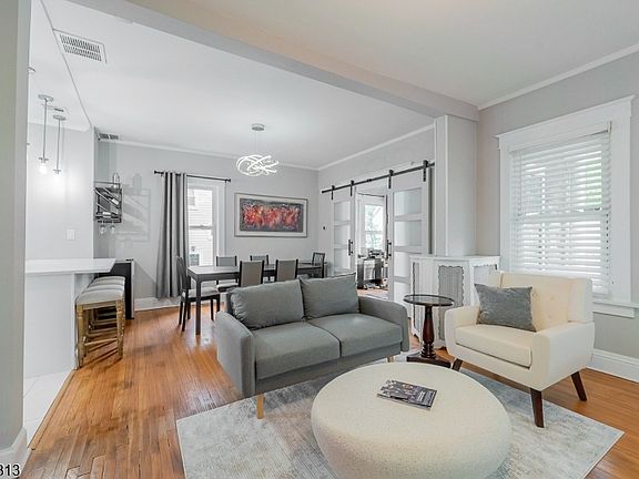 3rd image of 56 Woodside Rd