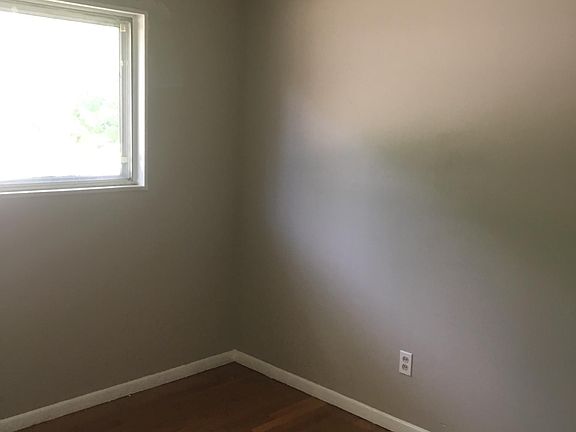 3rd image of 9818 Glen Owen Dr