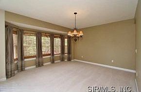 4th image of 9 W Southcrest Cir