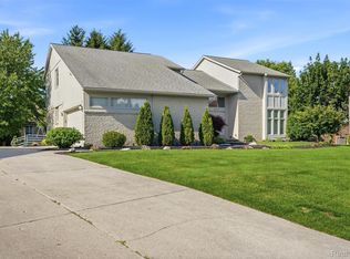 39044 Wilton Ct, Farmington Hills, MI 48331