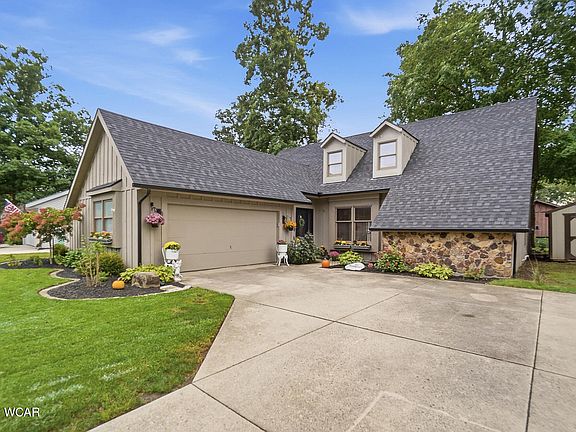3rd image of 2825 Shadowood Dr