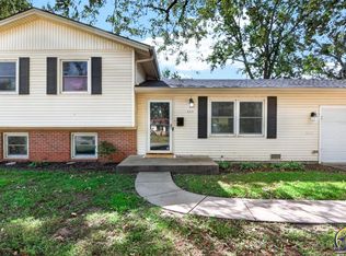 5317 SW 24th St, Topeka, KS 66614