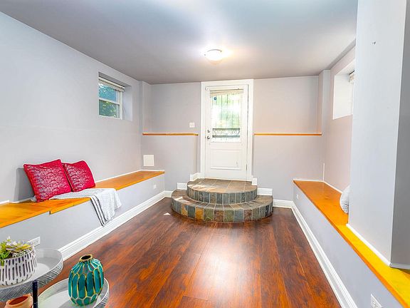 5th image of 4642 N Malden St APT G